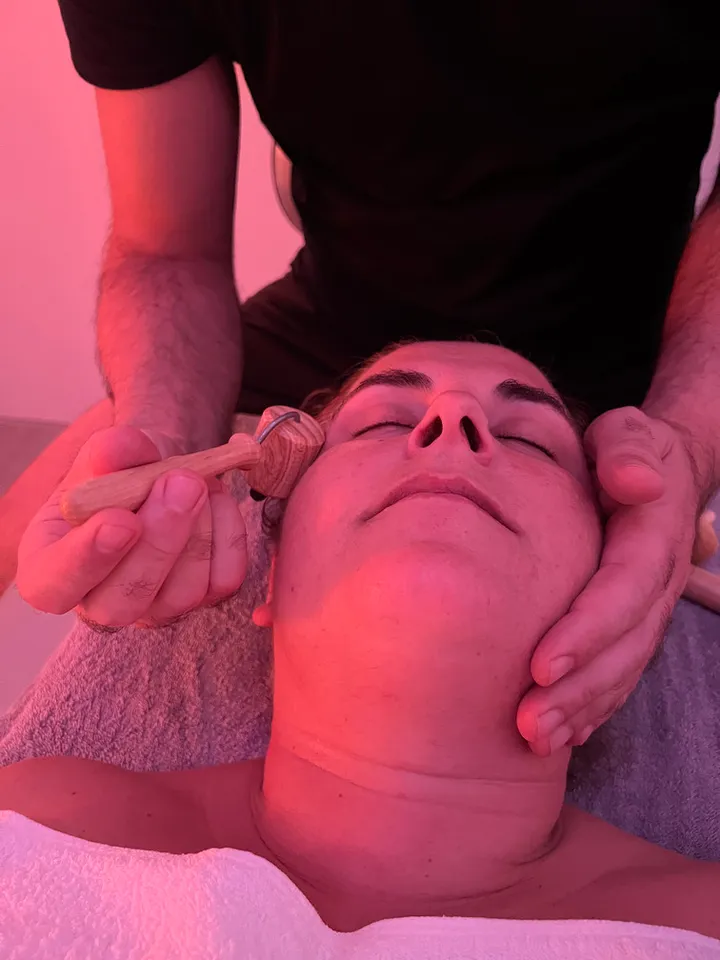 Maderoterapia facial: fotografía 2 de 8