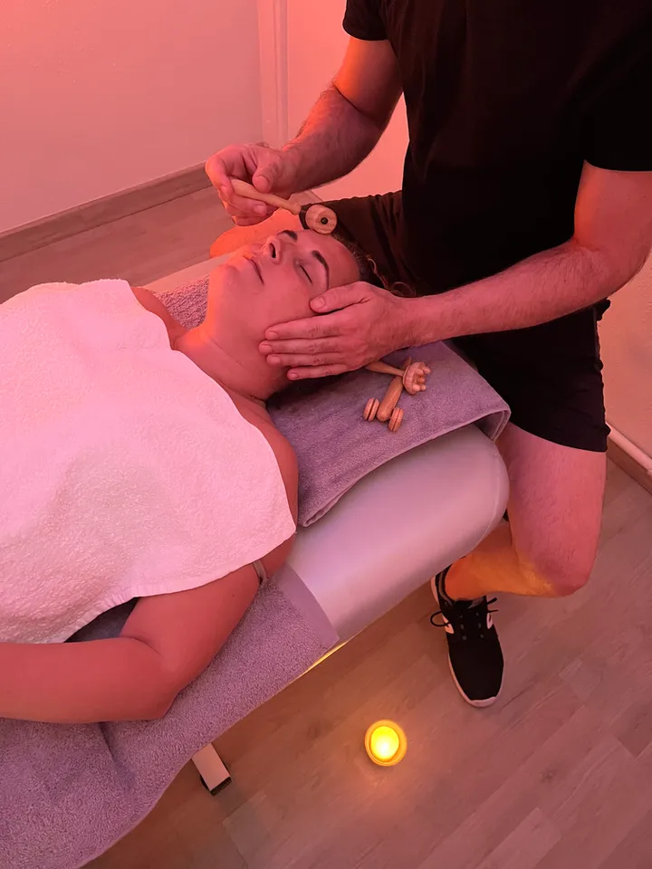 Maderoterapia facial: fotografía 6 de 8