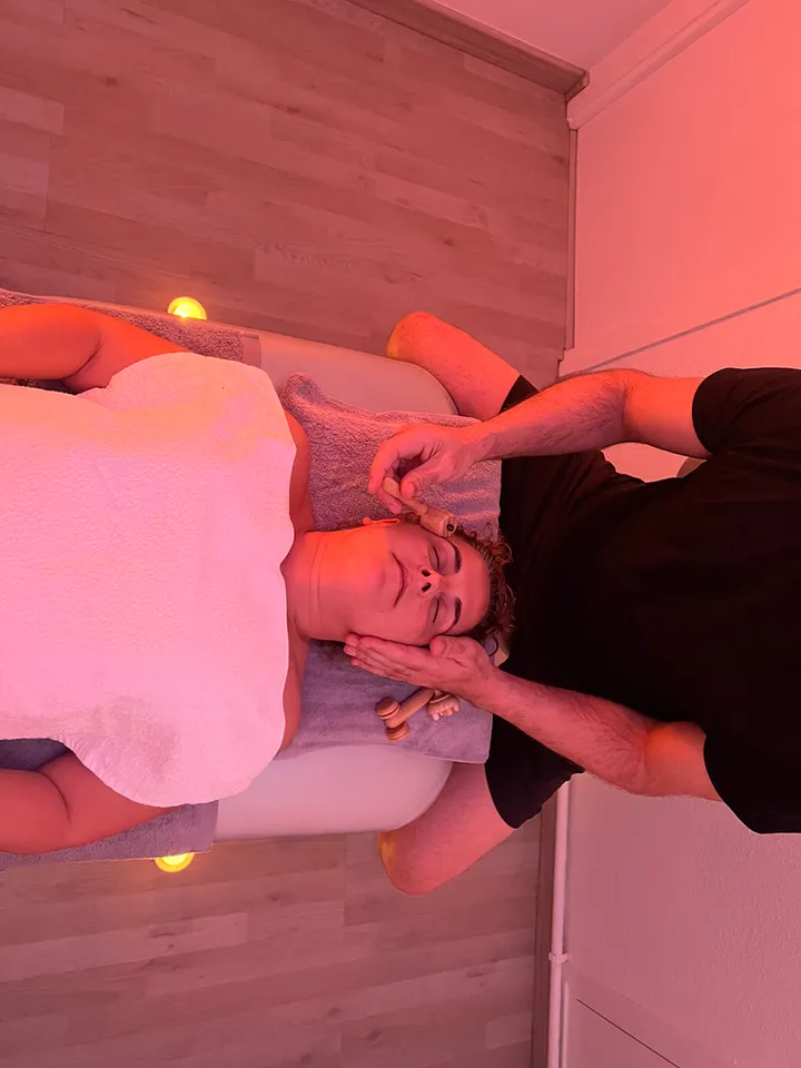 Maderoterapia facial: fotografía 7 de 8
